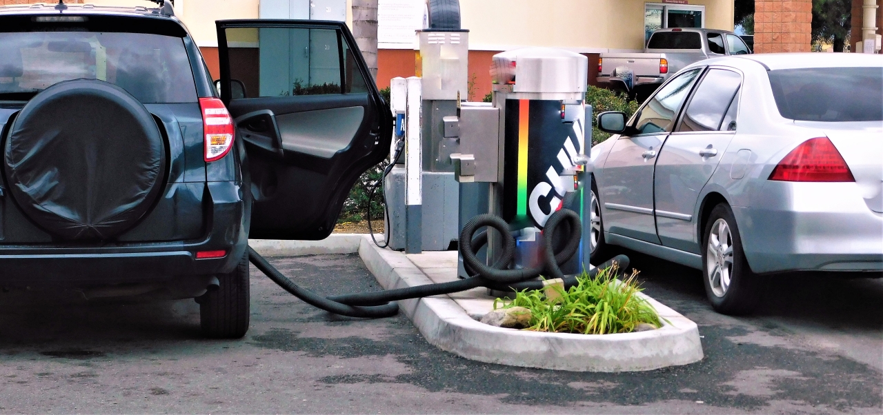 Stacje ładowania aut elektrycznych w Lubinie: mapa, taryfy i oznaczenia